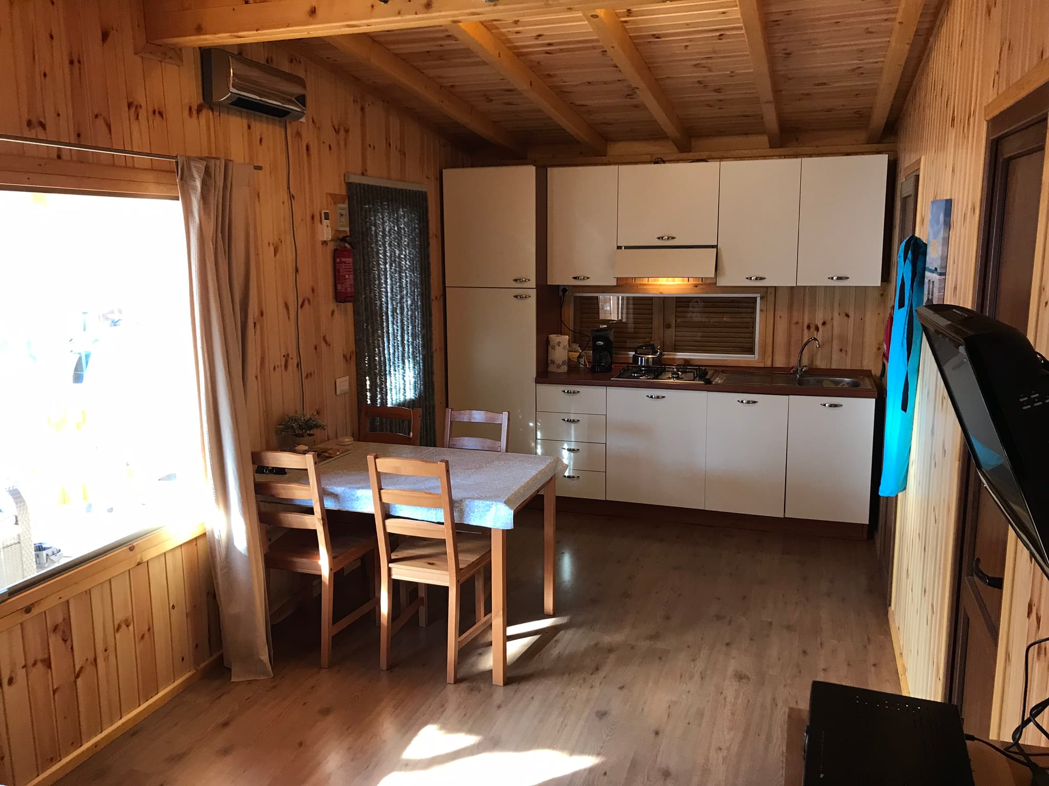 Volledig ingerichte keuken